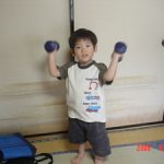 鉄アレイで筋力トレーニング